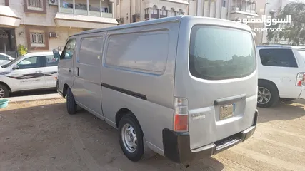  4 Nissan Van