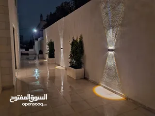  21 شقة طابق ارضي مميزة للبيع بمساحة 196 م بنظام شبه ڤيلا ،ثلاث مداخل مع ترسات واسعة وتشطيبات راقية .