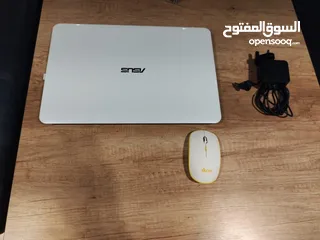  8 Labtop asus corei3