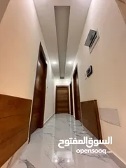  15 شقة فاخره للبيع  في اجمل مناطق حي الياسمين تشطيبات مميزه مطله على كوريدور عبدون