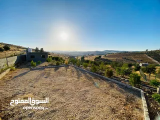  23 مزرعة شاليه للبيع شرق جرش/ حمامة 3.400متربها شاليه من المالك مباشرة مشجرة زيتون مسنسله جدران ستناديه
