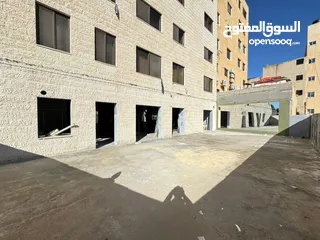  1 طابق تجاري للايجار في ضاحيه الامير راشد قرب نادي السيارات الملكي
