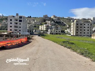  3 ارض 750م الحصن جنوب الراهبات حوض دبات ابوالنصر منطقة العالية مقابل الهابي لاند وقرب مدارس الاسلامية