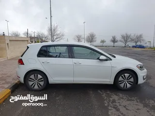  4 Volkswagen e-Golf 2017 اوتوسكور 94% اضافات بريميوم الماني