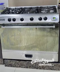  1 فرن غاز مستعمل للبيع  بسعر مناسب