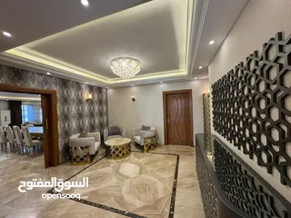  4 دير غبار شقة أرضية فخمة مع حديقه 4 نوم للإيجار