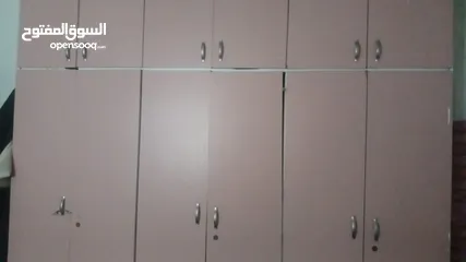  8 كنب وكورنر وغرفة نوم وثلاجة للبيع المستعجل