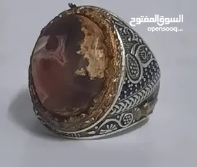  3 خاتم  العقيق من النوادر،مميز في النحت التقليدي،وسكت من الفضة.   .
