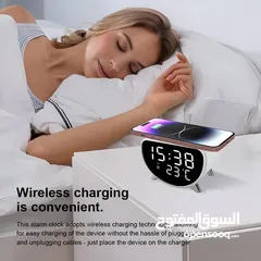  4 *شاحن لاسلكي سريع متعدد الوظائف مع ساعة ومنبه*