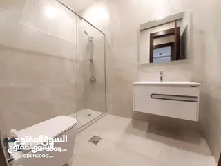  9 .خلدا قرب مسجد الهمشري شقه مع روف 300م كامل المساحه