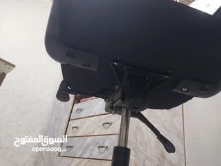  2 كرسي مكتب بحاله الوكاله.