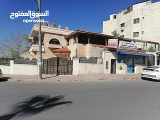  2 بيت مستقل طابقين عمر البناء 30 سنه على شارين في منطقه عمان الذراع الغربي قرب دوار على صقر