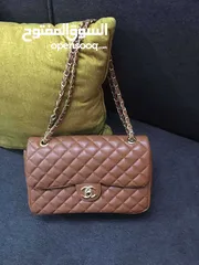  5 شنته شانيل كوبي ماستر الحجم الكبير باللون العسلي