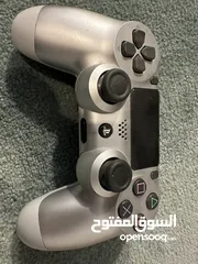  6 PS4 with 2 remotes