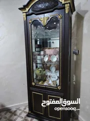  2 طاولة سفرة مع فضية للبيع بسعر 200 حالة جيدة