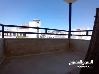  1 شقة فارغة  للايجار  200م  3 نوم دابوق