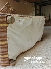  10 كنب كلاسيك للبيع من اربع قطع مناسب لصالون ومناسب غرفة جلوس ومناسب لغرفه ضيوف خشب اوزان ابيض