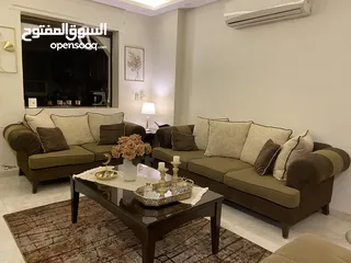 2 طقم كنب + طاولات مستخدم بحالة جديد انيق