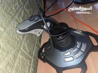  2 يد طيارات و العاب حرب logitech 3d pro للبدل يد يد بلاستيشن او او اكس بوكس المهم يكون في اربد