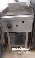  1 جريل بلاطه 40×50 للبيع  يعمل على الغاز بحاله جيده جدا