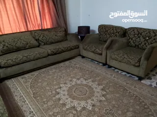  5 طقم كنب مستعمل بحالة ممتازه