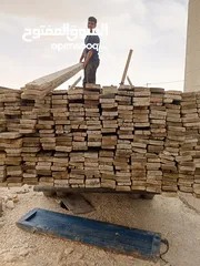  8 خشب طوبار مراين 4 م عدد 200 جكات عدد 135 ملازم عدد 140 الواح 4 م 550 لوح الواح ثلاثه متر 130 لوح