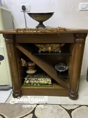  1 خزانه ديكور لون جوز حديثة الموديل وتصلح لتلفزيون