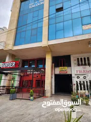  1 مخزن تجاري (محل) للإيجار مساحة (46 متر) مع سدة قرب مجمع عمان بجانب دوار اليوسفي بجانب ID burger