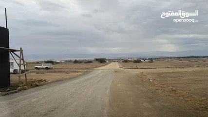  3 ارض بمنطقة شاليهات فقط بإطلاله بحر بعيده عن السكان ومنطقة يوجد فيها اكثر من 50 شاليه حديث بسعر مميز!