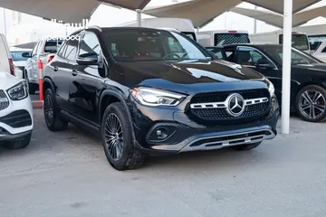  3 Mercedes Benz GLA 250 - 2023