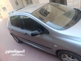  8 بيجو 307 موديل 2005 بحالة ممتازة وبدون اعطال مع وجود قطع غيار للسيارة السعر عالكاش مع امكانية البدل