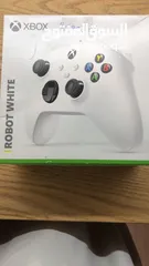  4 يد Xbox سيريس X و S