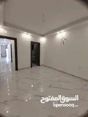  11 خلدا 170م مع ترأس واسع 120م بسعر مغري