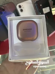 4 Samsung buds live
