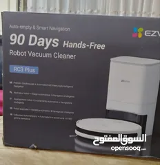  1 مكنسه روبوت. جديده. غير مستخدمه سهله الاستعمال و ممتازه  تنظف حتى الزوايا و ترجع لحالها ع مكان الشحن