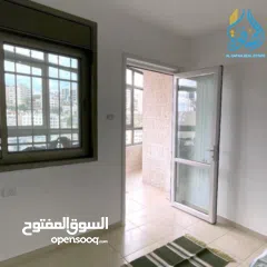  4 شقه مميزه للايجار تبعد خمس دقائق عن وسط