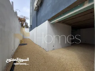  4 -معرض للايجار ذوموقع مميز في شارع عبدلله غوشة بمساحة 360 م