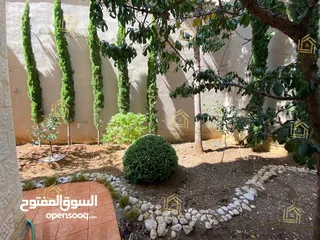  4 شقة فاخرة - سوبر ديلوكس - دير غبار - 215م - حديقة واسعة - قرب الخدمات - منطقة هادئة ومميزة جدا