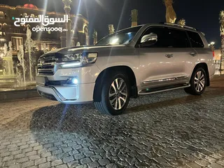  2 Toyota Land Cruiser Vxr 5.7 2016