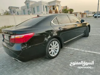  3 للبيع لكزس LS460 وارد امريكا نظيف جدا