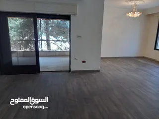  7 فيلا فارغة للإيجار اعلان رقم (V32)