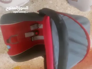  10 سحسيلة اطفال وكارسيت ومقعد طعام بحالة جيدة جدا بسعر مغري