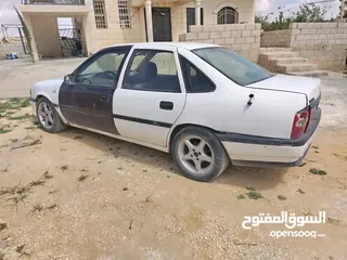  2 اوبل فيكترا موديل 1994 محرك 1800 اتوماتيك  خالي قص قلبان  ترخيص منتهي من شهر 4 مطلوب 1500 قابل للتفا