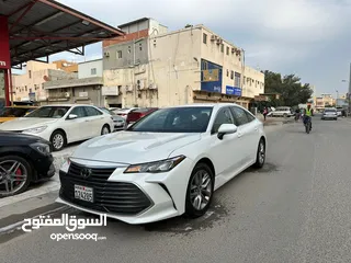  1 TOYOTA AVALON 2019