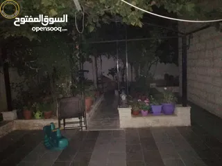  1 شقة أرضية مميزة للبيع في الدوار السابع  - قرب كوزمو 160م مع حديقة وترسات 200م