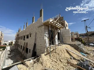  7 شقة شبه ارضية مميزة للبيع