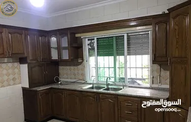  1 شقة طابقية فاخرة للبيع في أم السماق طابق اول 235م تشطيب سوبر ديلوكس بسعر مغري