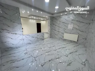  5 شقه فاخره للبيع بسعر حرق في الجندويل 200م طابق أول من المالك مباشره