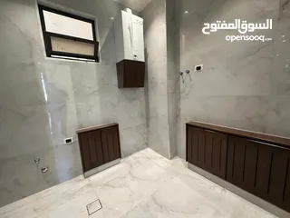  13 شقه للبيع في طريق المطار  ( Property 43064 )-174844051