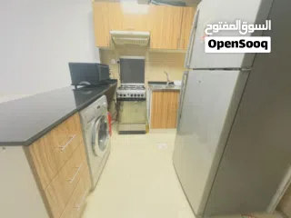  7 شقة غرفة وصالة للبيع في السيتي تاور – موقع مميز على شارع الشيخ خليفة – فرصة استثمارية